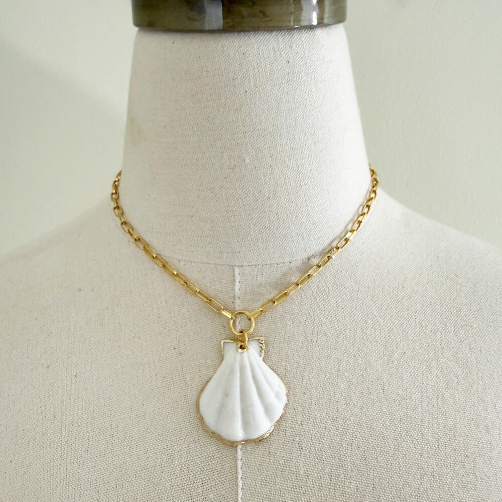 Madewell Gold Chain Necklace with Seashell Charm Adjustable Lobster Claw Clasp